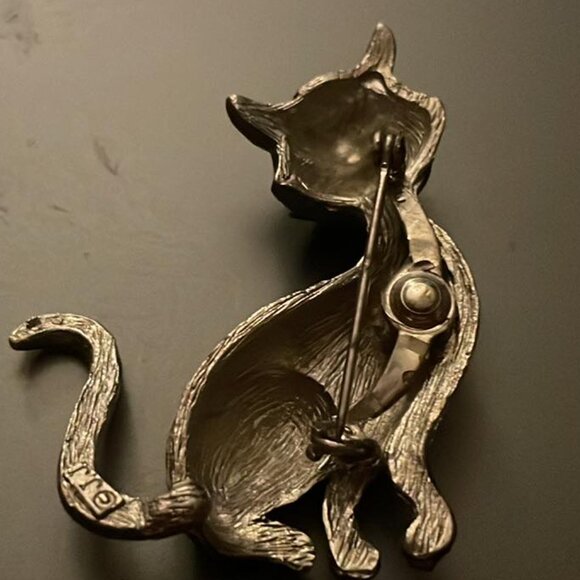 Jonette Jewelry Company Cat brooch - Picture 2 of 3